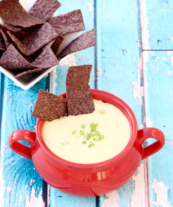 Slow Cooker Cheese Dip with Leek and Garlic