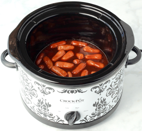 https://neverendingjourneys.com/wp-content/uploads/2019/10/Slow-Cooker-Smokies.jpg