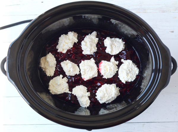 Delicious Raspberry Cream Cheese Dump Cake